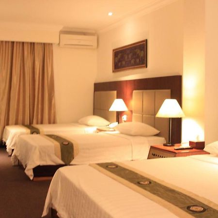 Diamond Hotel Phnom Penh Zewnętrze zdjęcie