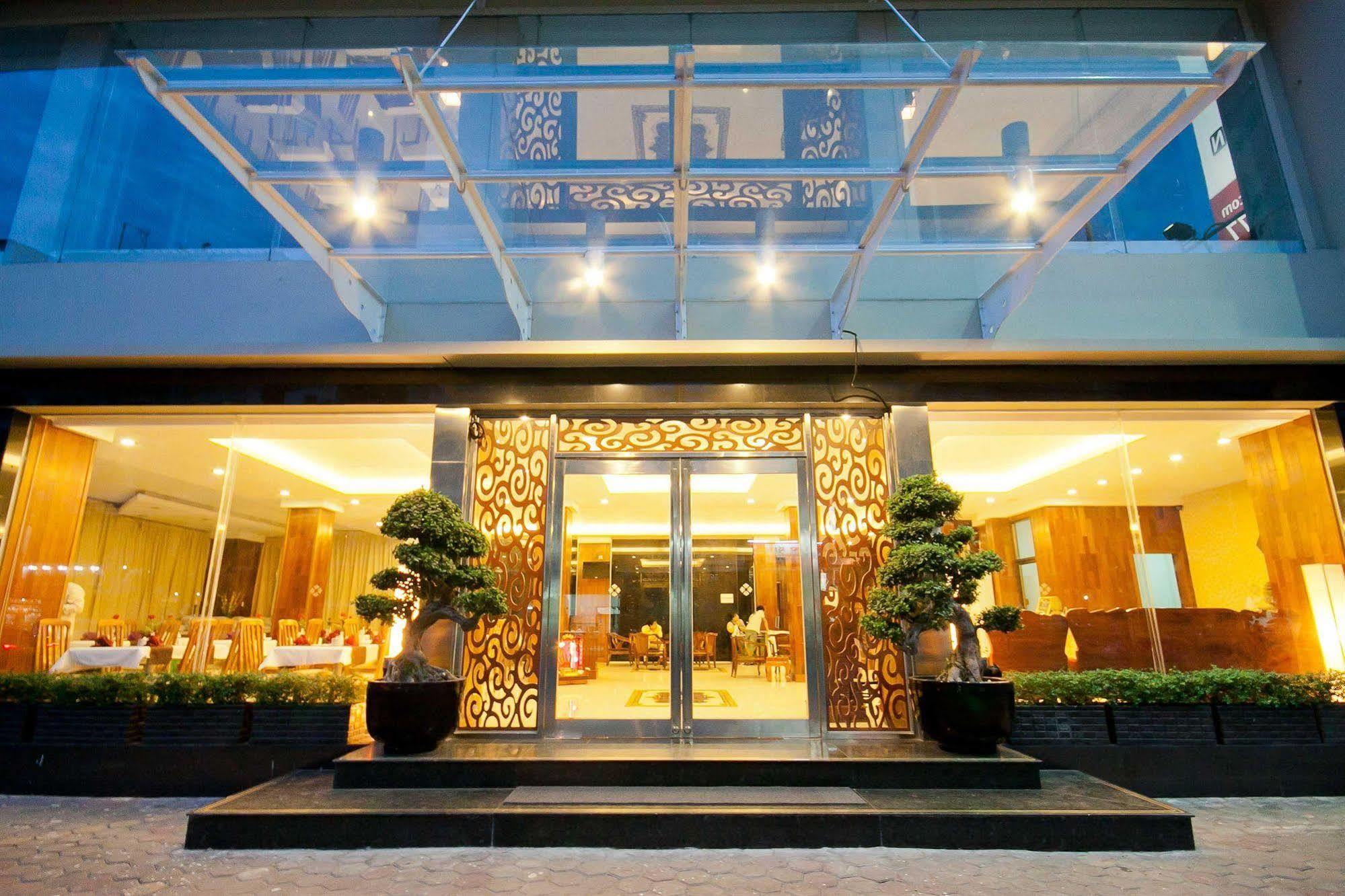 Diamond Hotel Phnom Penh Zewnętrze zdjęcie