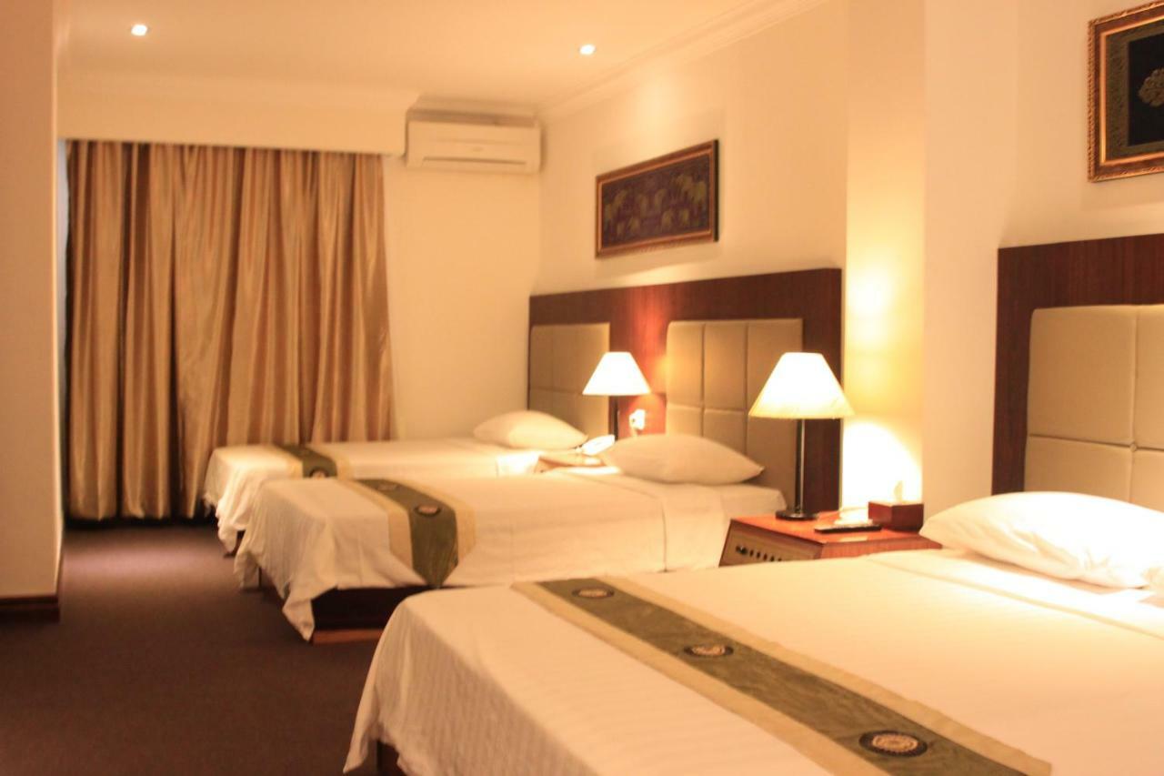Diamond Hotel Phnom Penh Zewnętrze zdjęcie