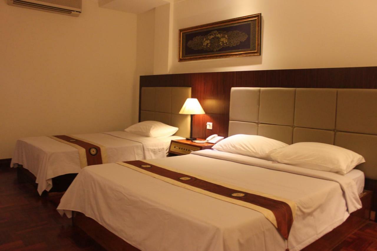 Diamond Hotel Phnom Penh Zewnętrze zdjęcie